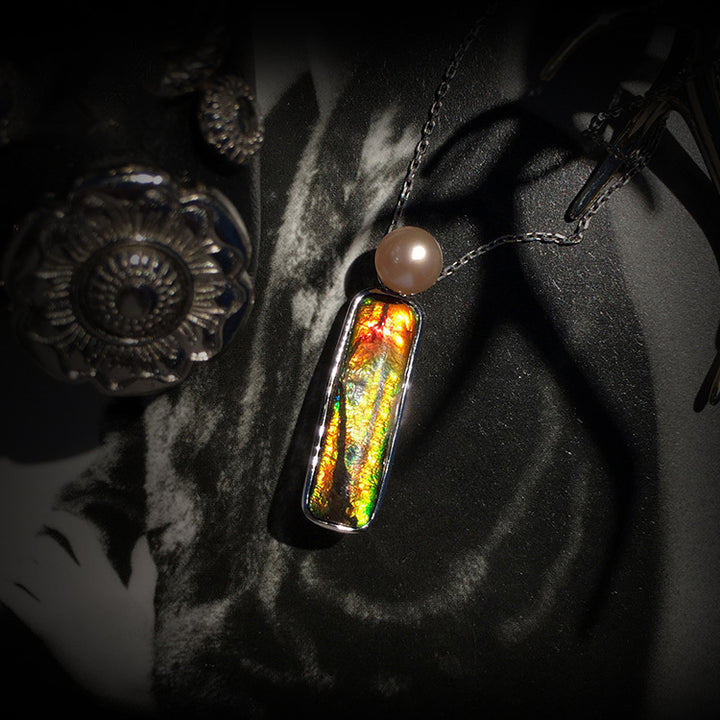 Collana in argento 925 con perle d'acqua dolce e ammolite naturale Olivenorma 