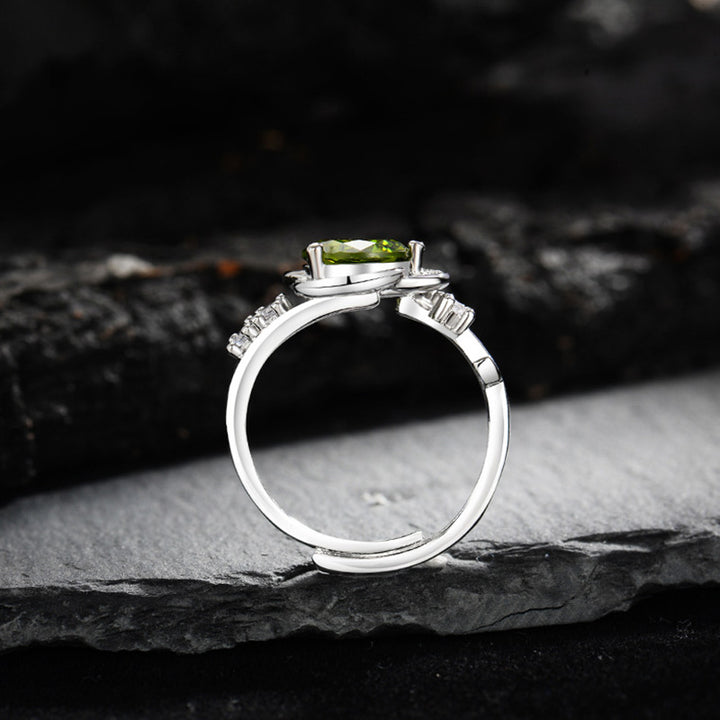 Olivenorma "The Instant Heartbeat" - Anello Empathy in peridoto con zircone