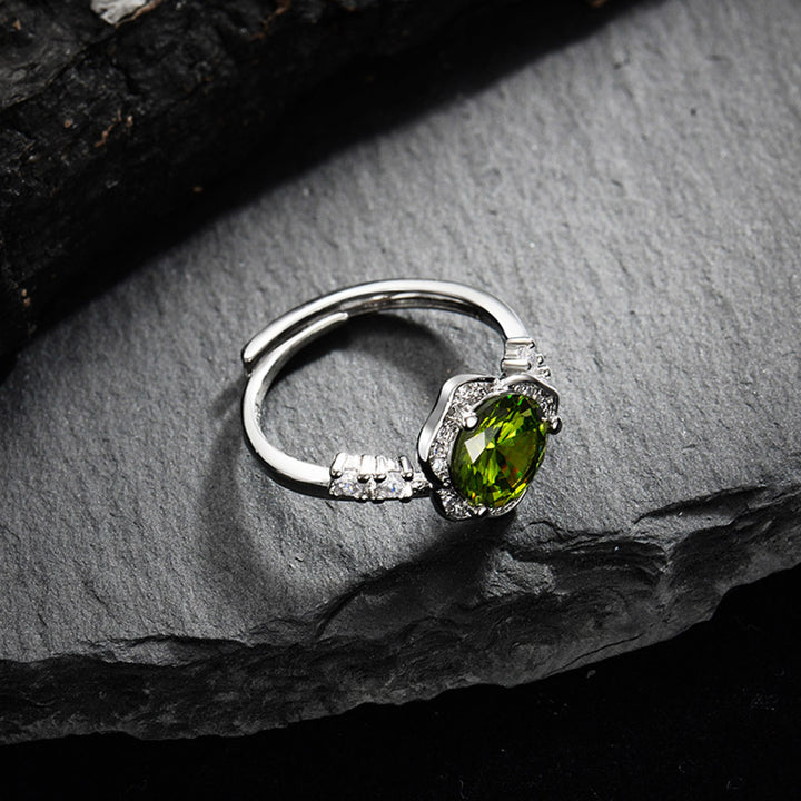 Olivenorma "The Instant Heartbeat" - Anello Empathy in peridoto con zircone