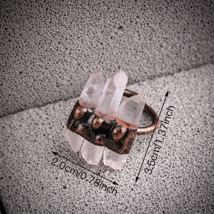 Anello regolabile Olivenorma con tre quarzi trasparenti naturali