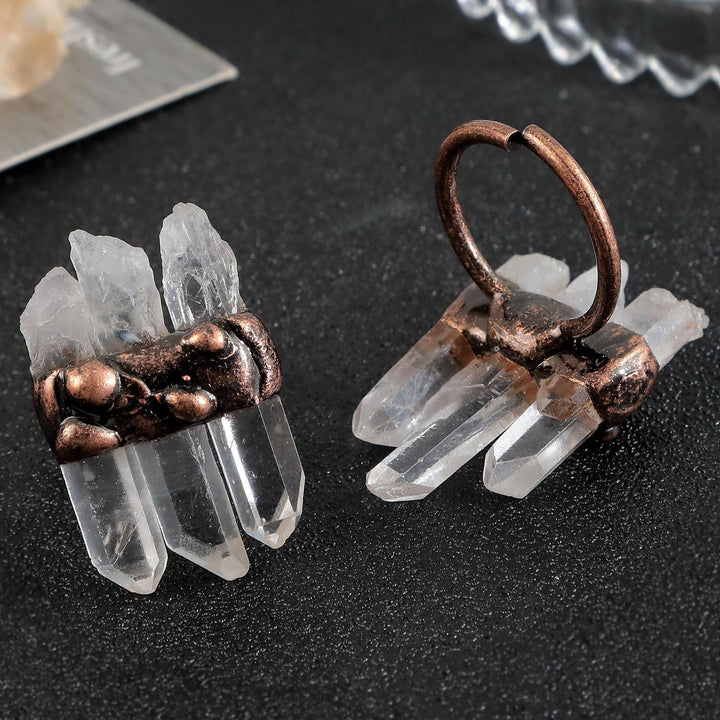 Anello regolabile Olivenorma con tre quarzi trasparenti naturali