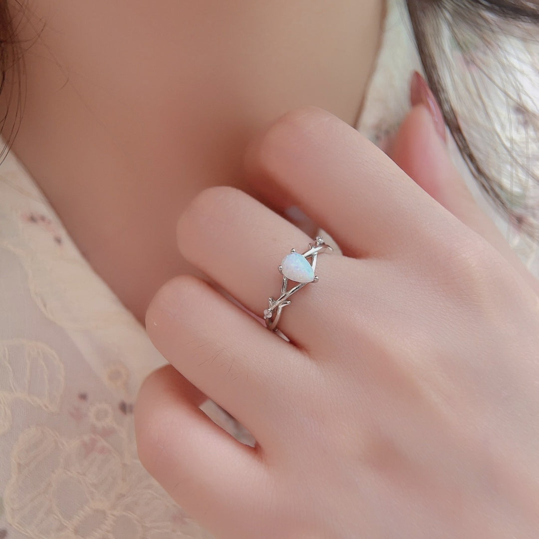 Anello Olivenorma Water Drop Opal Tree Vine Design intrecciato