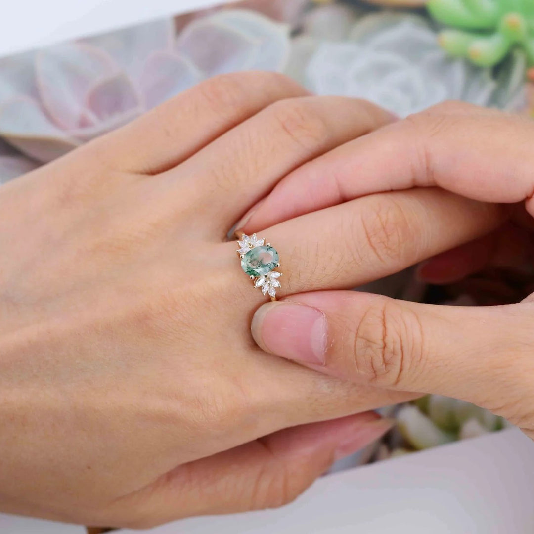 Anello Olivenorma ovale in agata muschiata con zircone bianco 18K