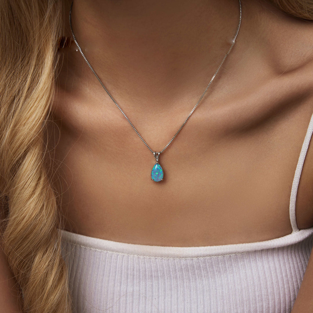 Collana con ciondolo in opale a goccia minimalista Olivenorma