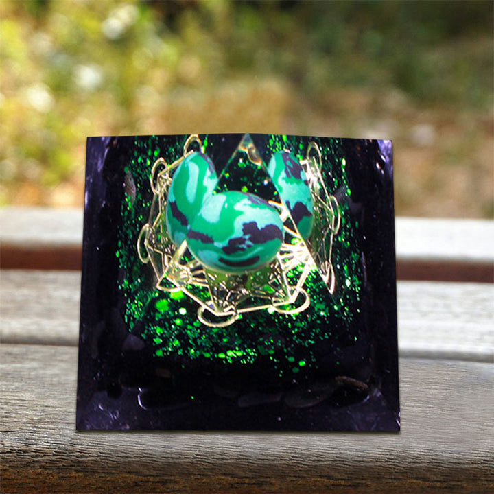 Piramide di orgone di malachite e ossidiana Olivenorma 