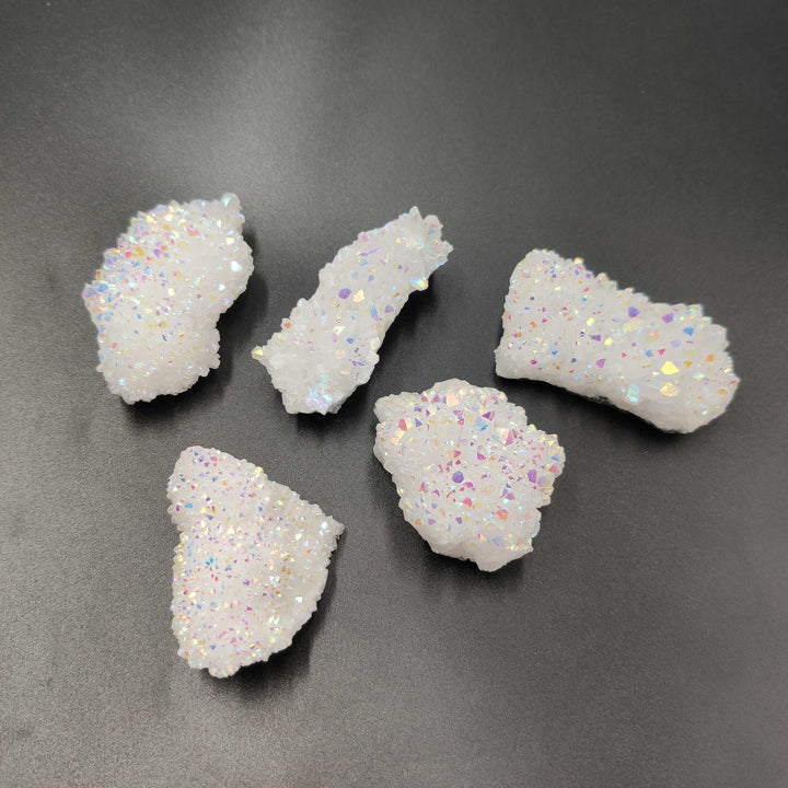 Decorazione con pietre preziose in cluster di quarzo aura di angelo Olivenorma