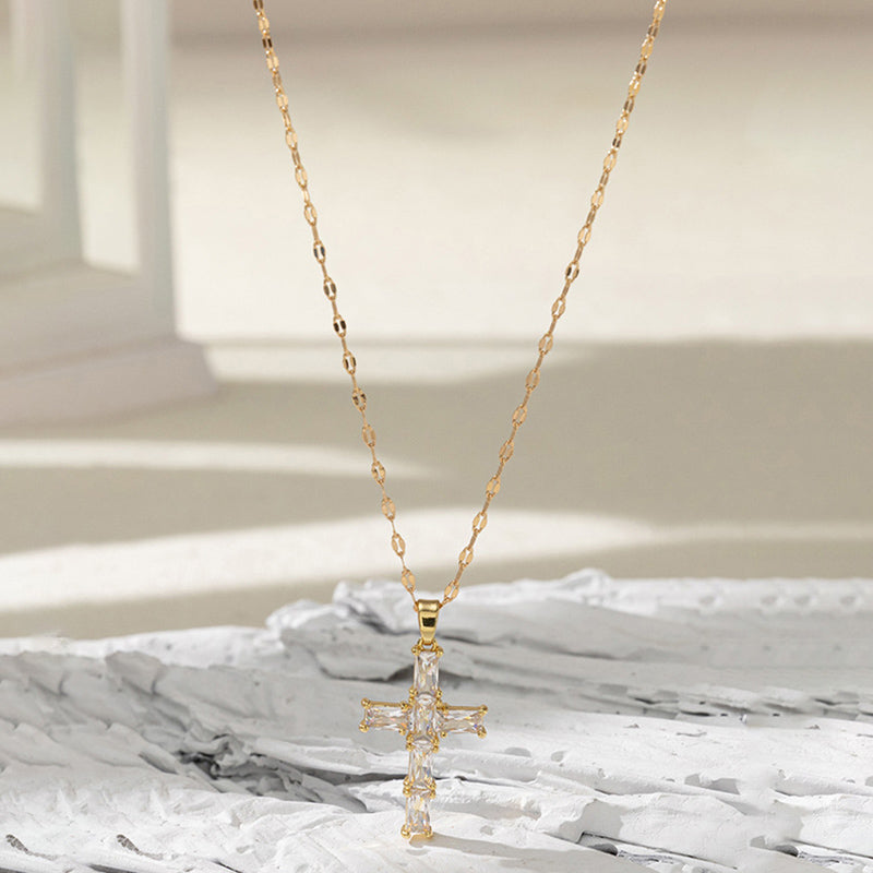 Collana con amuleto in zircone con croce di Fatima Olivenorma 