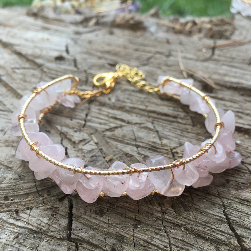 Olivenorma Bracciale con perline di ghiaia naturale irregolare e nappa 