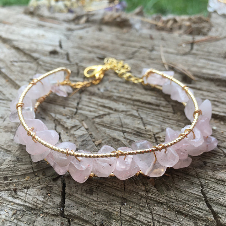 Olivenorma Bracciale con perline di ghiaia naturale irregolare e nappa 