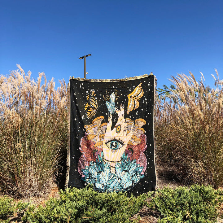 Olivenorma The Hand Coperta di cristallo con occhi di farfalla