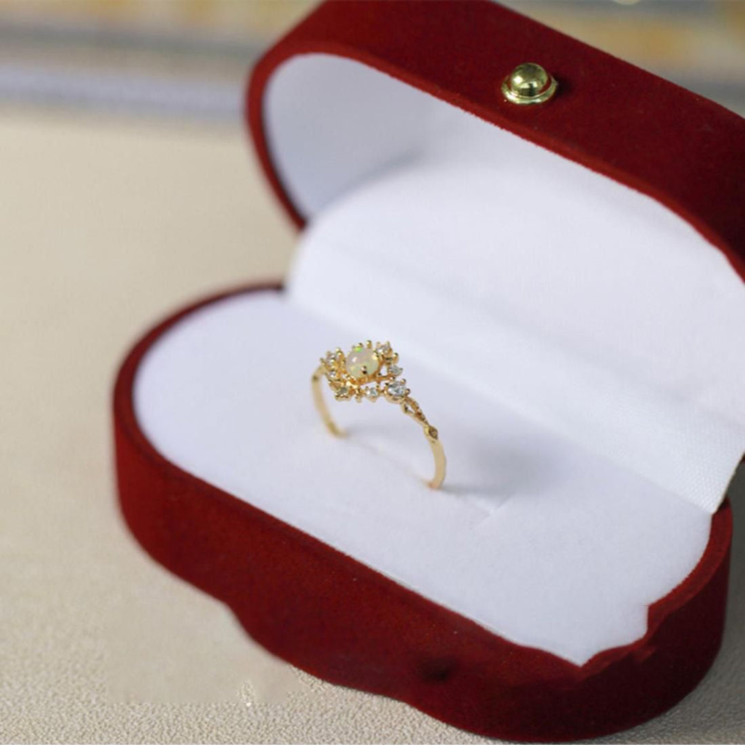 Anello di lusso leggero con zircone bianco opale intarsiato Olivenorma