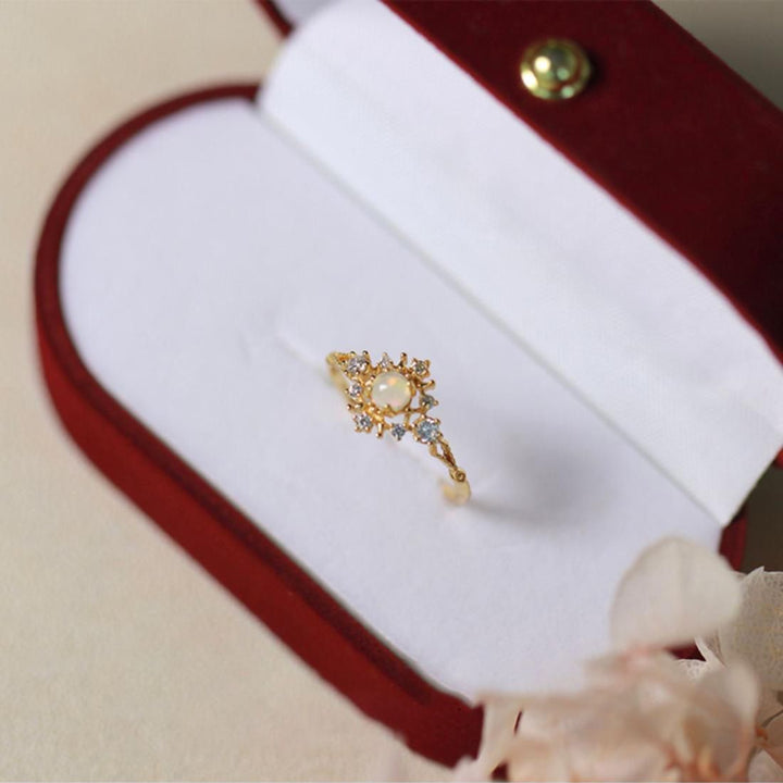 Anello di lusso leggero con zircone bianco opale intarsiato Olivenorma