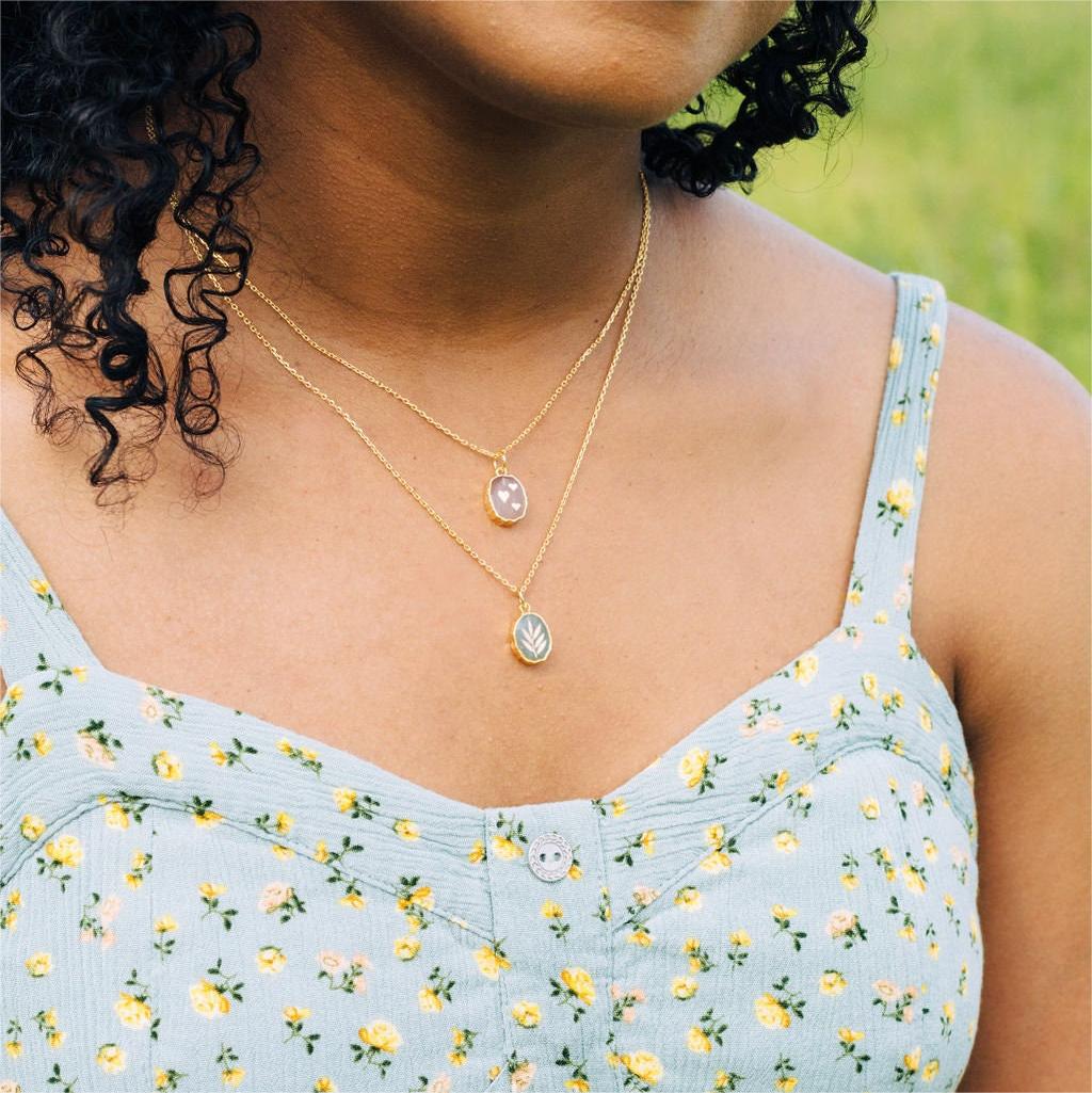 Collana con farfalla, stella e luna in pietra naturale Olivenorma