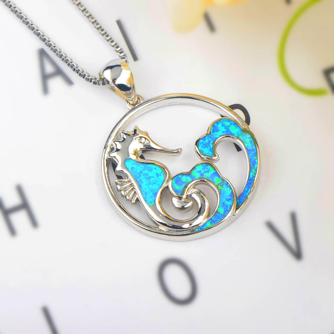 Collana con onda cavalluccio marino in blu opale Olivenorma