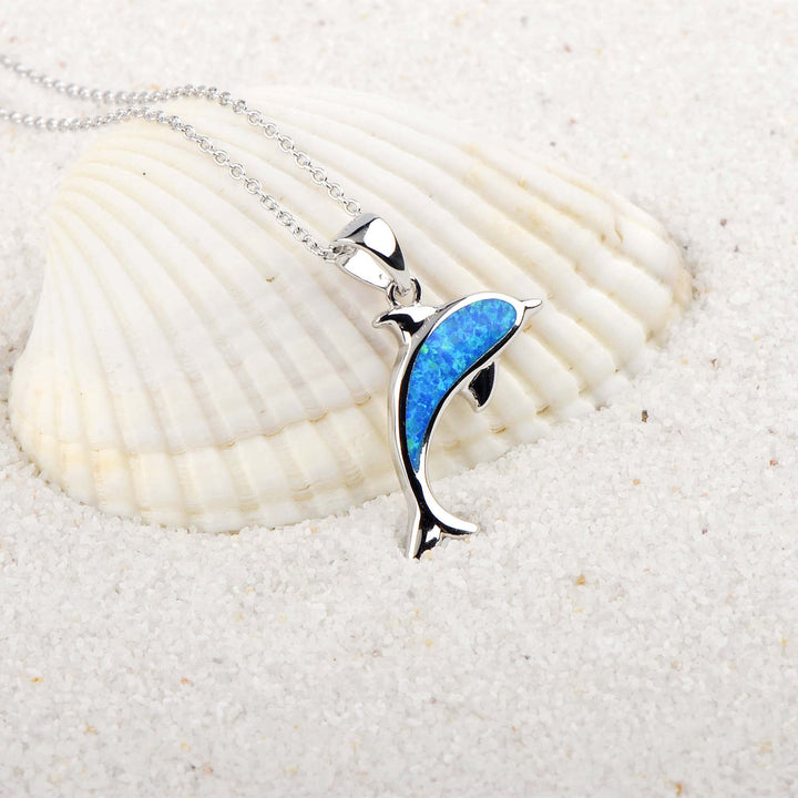 Collana con ciondolo a forma di delfino dell'oceano in blu opale Olivenorma