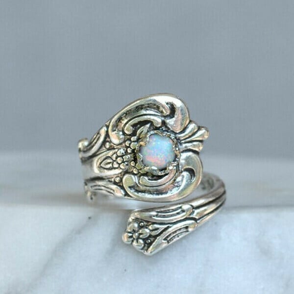 Anello regolabile in opale bianco Olivenorma