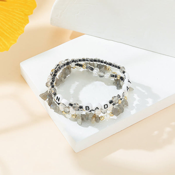 Olivenorma "No Bad Days" Braccialetto a tre strati con perline di cristallo 