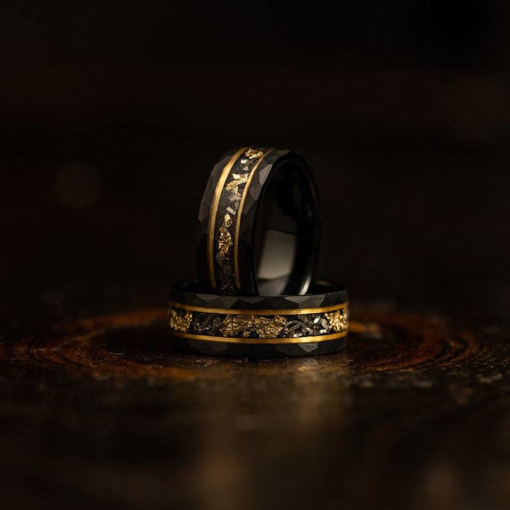 Anello in tungsteno meteorite nero foglia oro Olivenorma