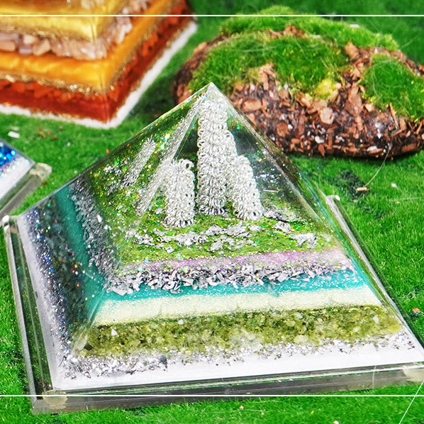 Piramide di orgone curativa Olivenorma Peridot Prehnite
