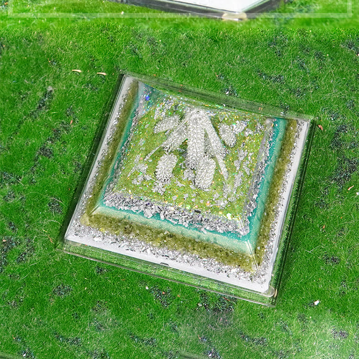 Piramide di orgone curativa Olivenorma Peridot Prehnite