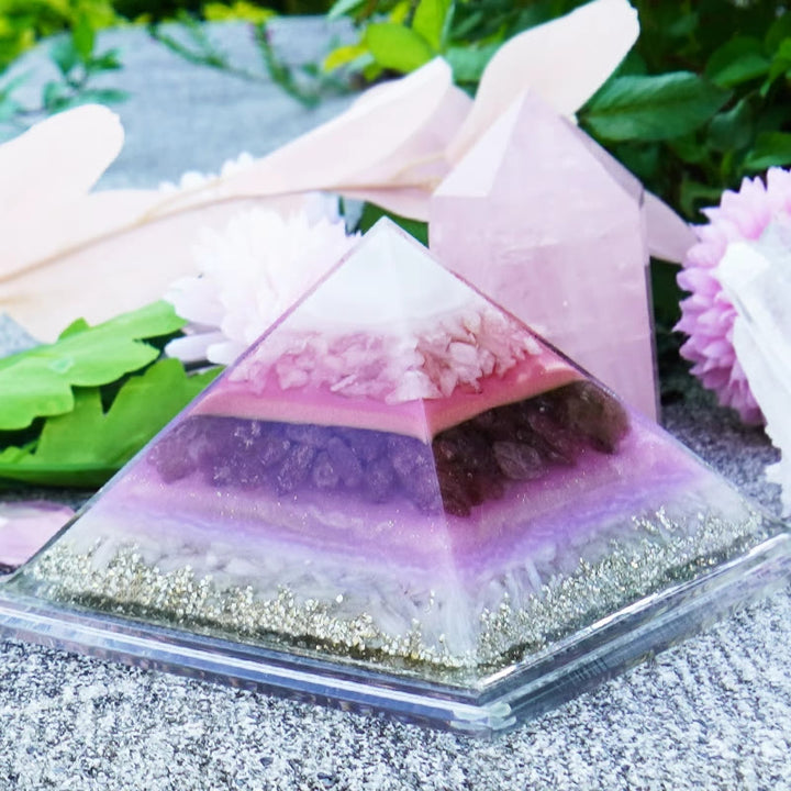 Olivenorma Rosa Fragola Quarzo Ametista Amore Orgone Piramide 