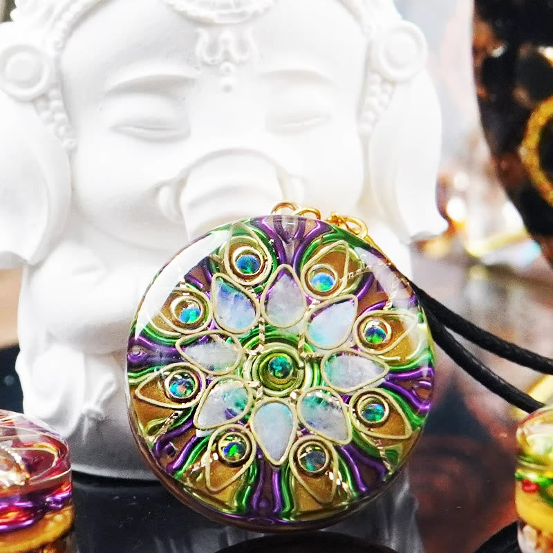 Collana di orgone di pietra di luna "Dea della luce della luna" Olivenorma 