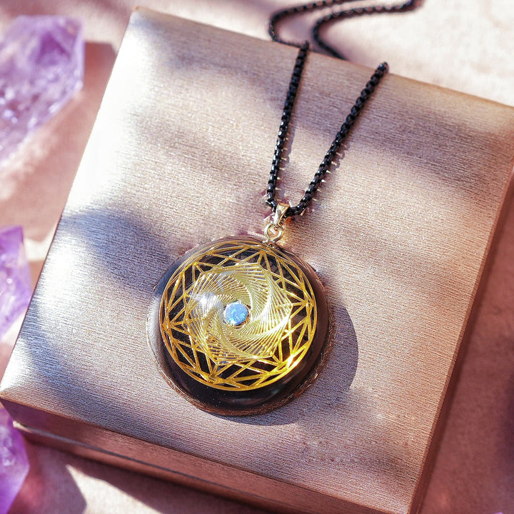 Collana in ossidiana e opale orgone Olivenorma 
