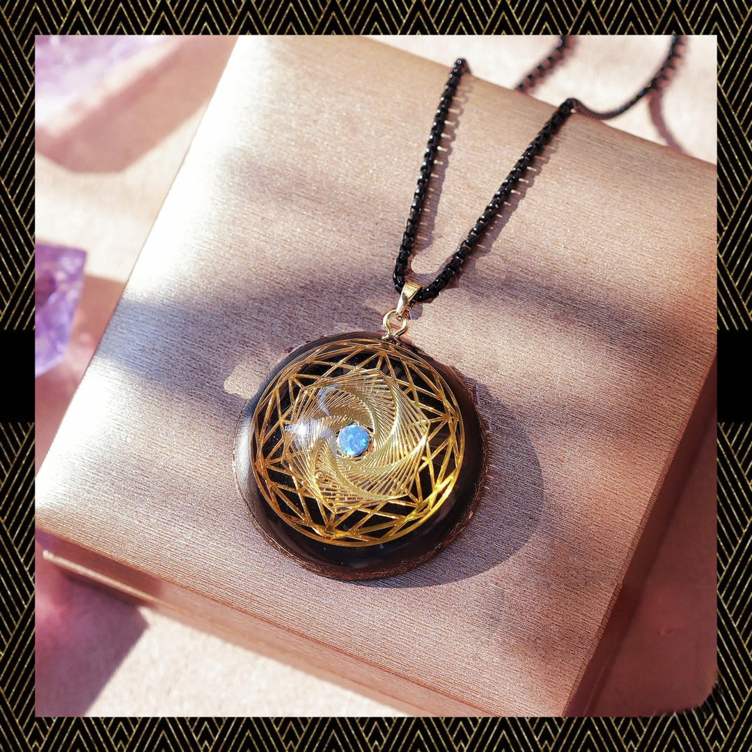 Collana in ossidiana e opale orgone Olivenorma 