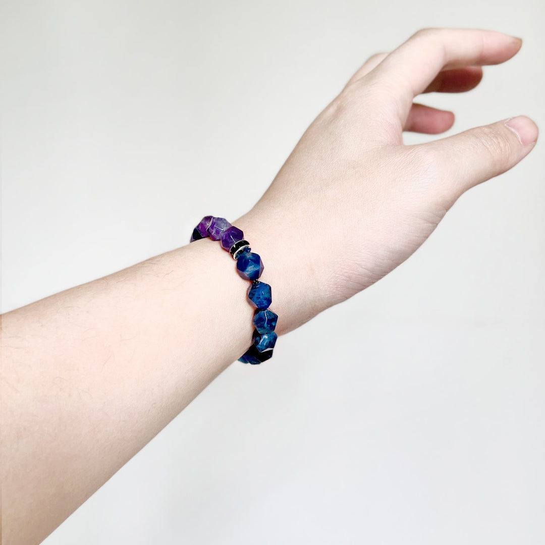 Olivenorma Bracciale da uomo con sfaccettature geometriche in sodalite blu e ametista
