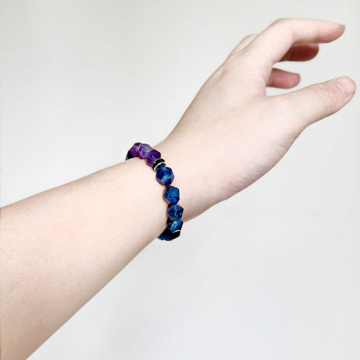 Olivenorma Bracciale da uomo con sfaccettature geometriche in sodalite blu e ametista