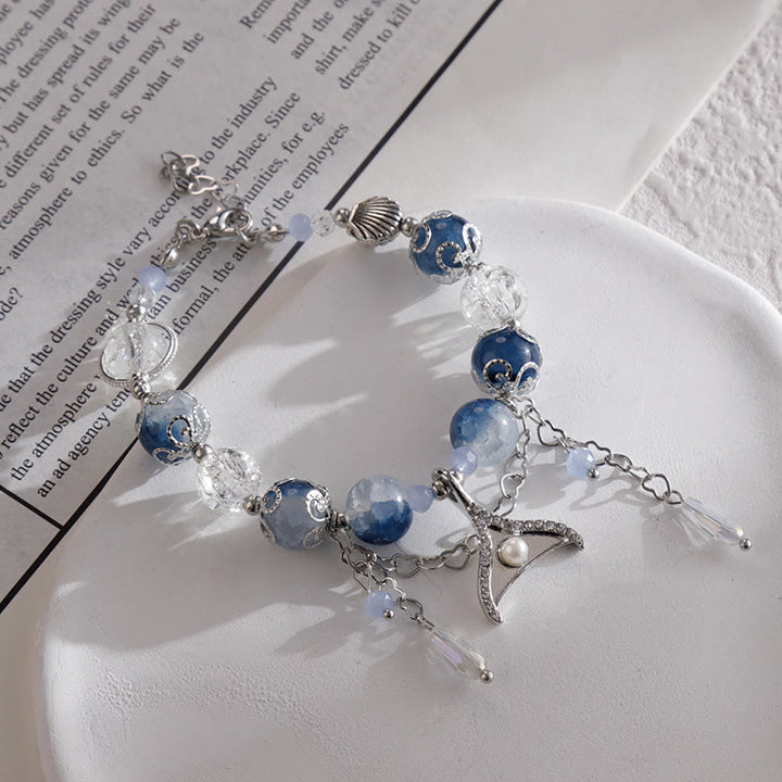Bracciale Olivenorma in cristallo di vetro a contrasto blu e bianco - Ciondolo a forma di coda di delfino - image 2
