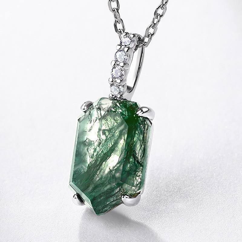 Collana Olivenorma con design geometrico a quattro artigli in agata muschiata