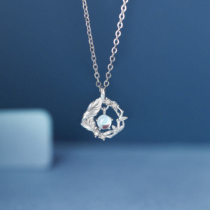 Collana in pietra di luna "Blue Gum and Bird" Olivenorma
