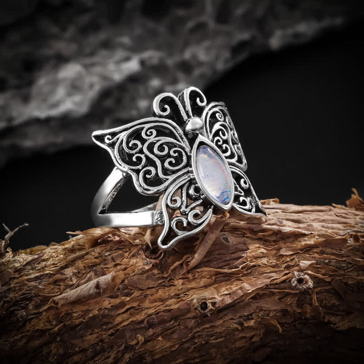Anello vintage con farfalla e pietra di luna Olivenorma