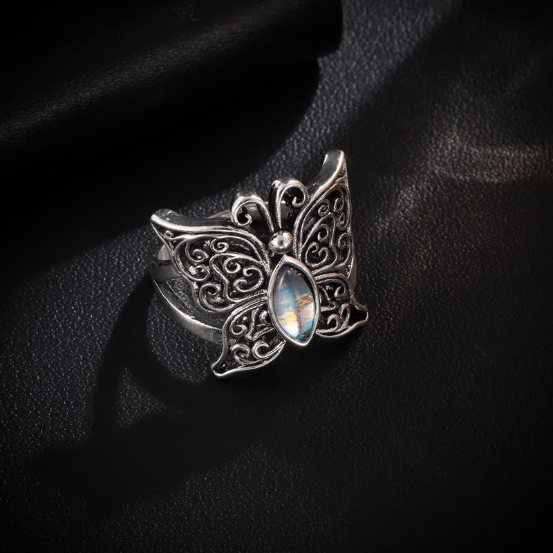Anello vintage con farfalla e pietra di luna Olivenorma