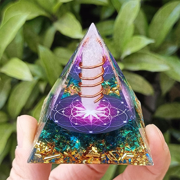 Olivenorma "La luce della vita" - Piramide di Orgone in Cristallo Bianco e Smalto Blu 