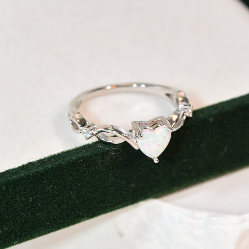 Olivenorma "Eternity Unlimited" Anello di fidanzamento con cuore in opale 