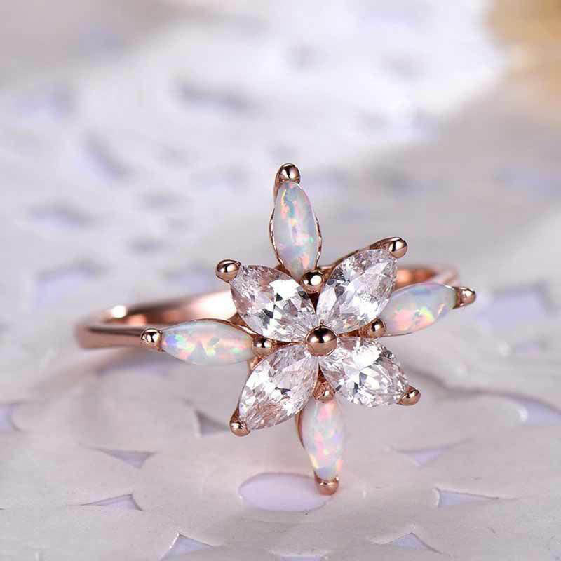 Olivenorma "Il significato della verità" - Anello con fiore di opale 