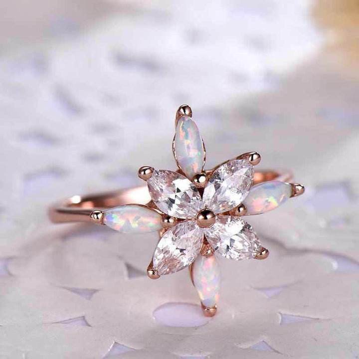 Olivenorma "Il significato della verità" - Anello con fiore di opale 