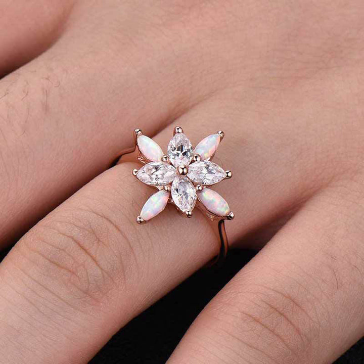 Olivenorma "Il significato della verità" - Anello con fiore di opale 
