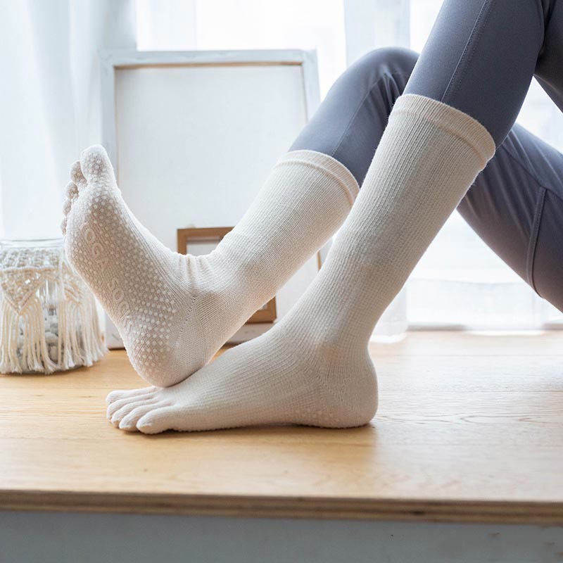 Calzini da yoga in cotone antiscivolo Olivenorma da donna con cinque dita