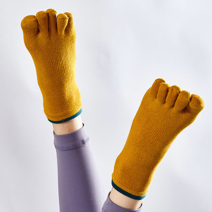 Calzini da pilates antiscivolo Olivenorma a tinta unita, ideali per yoga, barre e allenamento. Realizzati in cotone traspirante, offrono comfort e stabilità. - image 3
