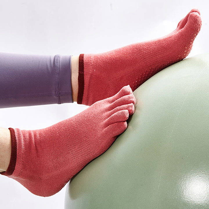 Calzini da pilates antiscivolo Olivenorma a tinta unita, ideali per yoga, barre e allenamento. Realizzati in cotone traspirante, offrono comfort e stabilità. - image 7