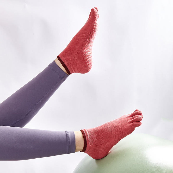 Calzini da pilates antiscivolo Olivenorma a tinta unita, ideali per yoga, barre e allenamento. Realizzati in cotone traspirante, offrono comfort e stabilità. - image 6