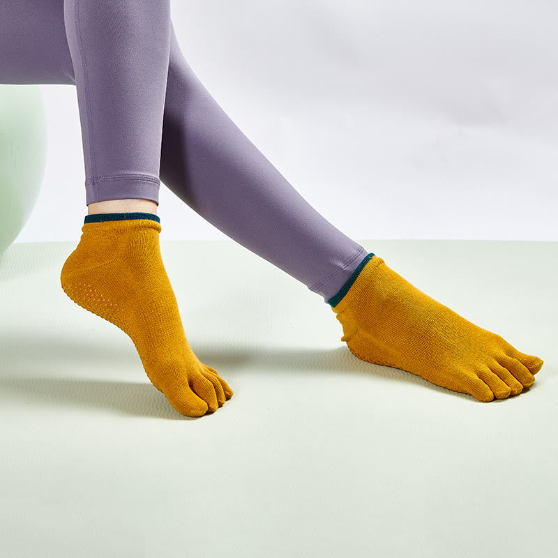 Calzini da pilates antiscivolo Olivenorma a tinta unita, ideali per yoga, barre e allenamento. Realizzati in cotone traspirante, offrono comfort e stabilità. - image 4