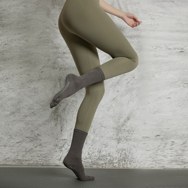 Calzini Olivenorma Yoga Pilates antiscivolo a cinque dita tinta unita - 1 paio (grigio scuro) - image 4