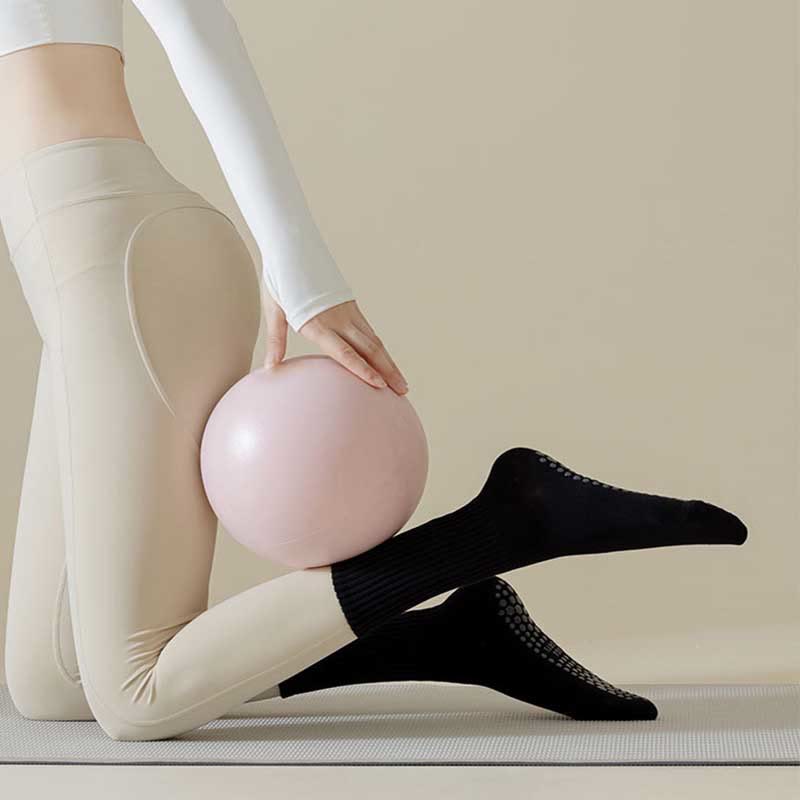 Calzini da yoga Olivenorma antiscivolo a righe solide e strutturate - image 11