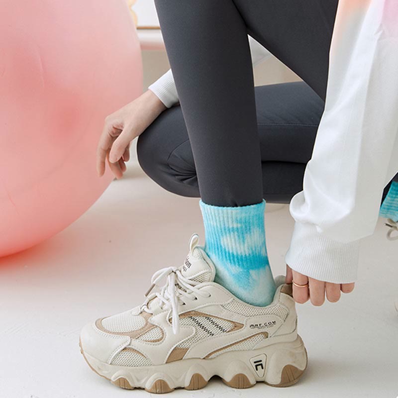 Calzini antiscivolo Olivenorma Tie-Dye Grip per allenamento Pilates Barre, realizzati in cotone traspirante ed elasticizzato, ideali per yoga e yoga. - image 14