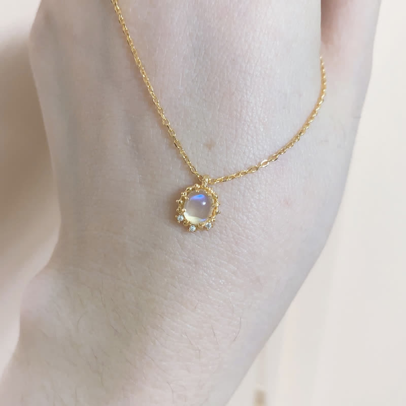 Collana con ciondolo in pietra di luna blu Olivenorma
