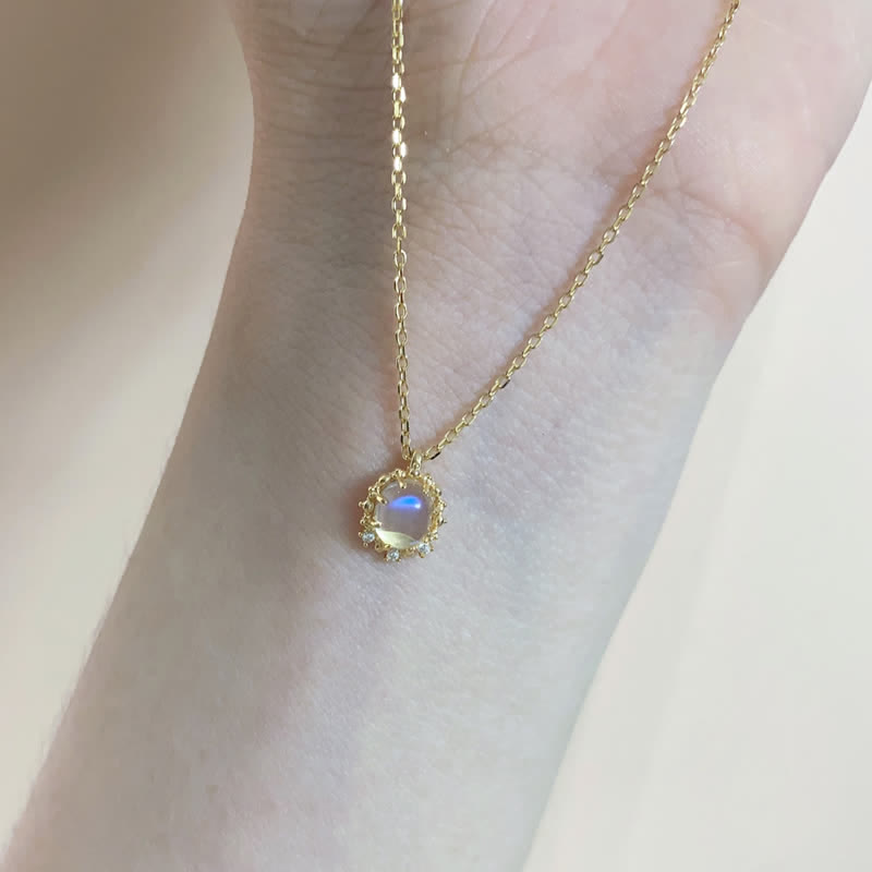 Collana con ciondolo in pietra di luna blu Olivenorma